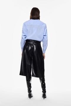 IMPERIAL BERMUDA IN SIMILPELLE CON PINCES